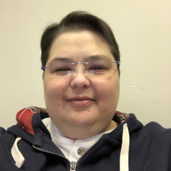 Meet your Posher, Brenda - Picture 2 of 2